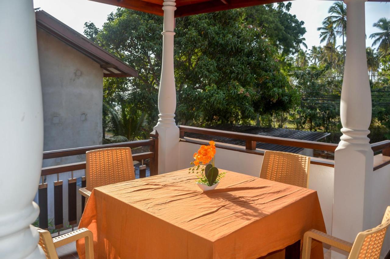Janu Homestay Тангале Екстериор снимка