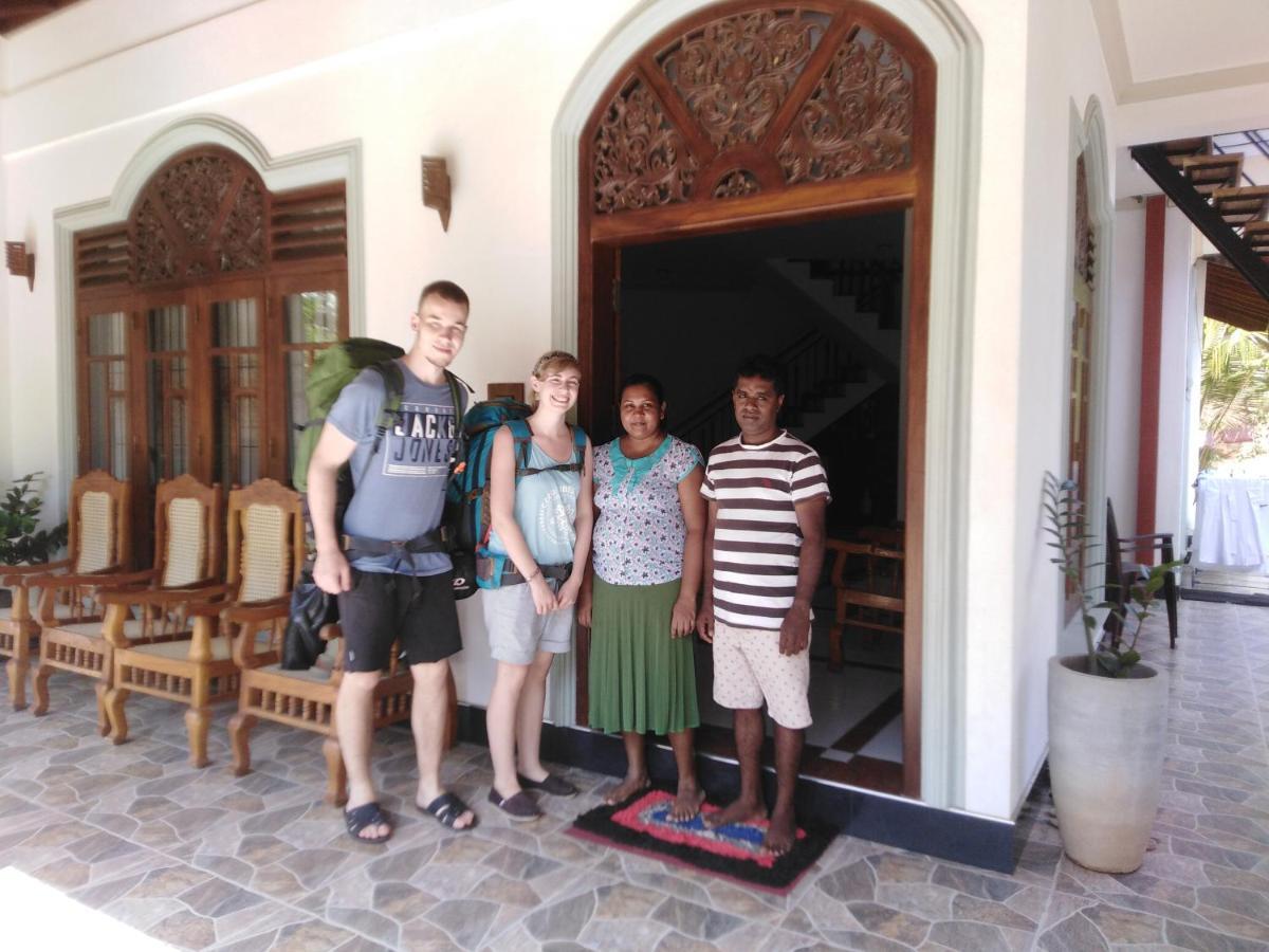 Janu Homestay Тангале Екстериор снимка
